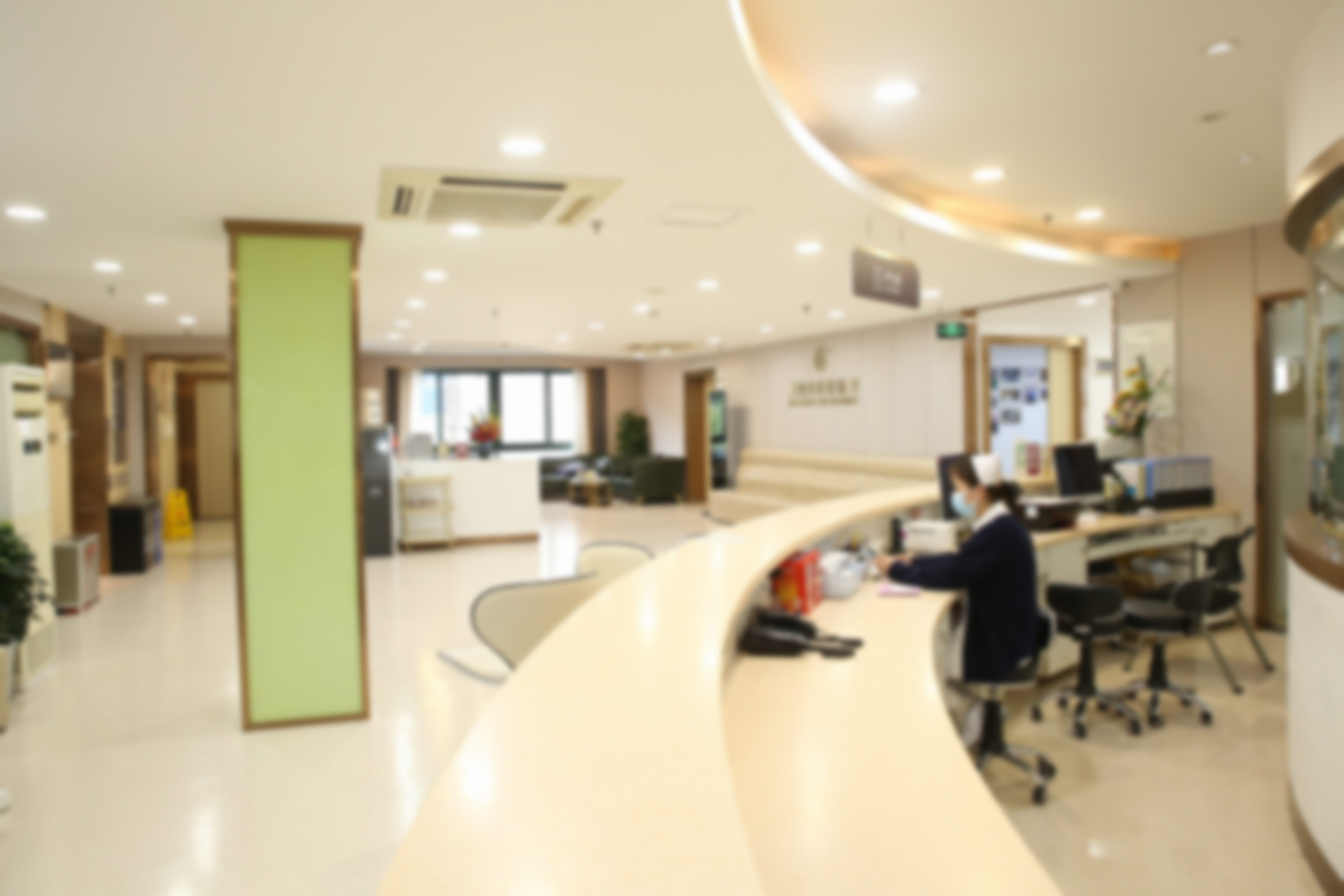 三、上海华美医疗美容医院医生团队：专精护航焕颜之旅