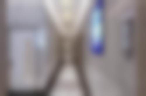 上海华启口腔门诊部走廊