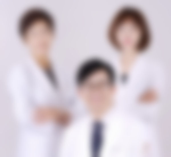 揭秘！韩国格瑞丝噢爱美整形外科医院崔丞惠属于专家还是普通医生？真实案例与价格表