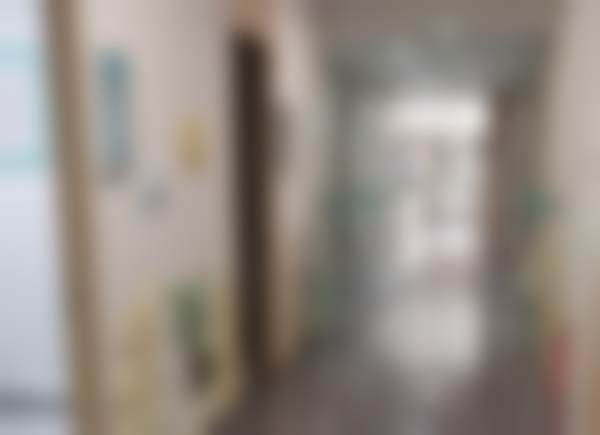 上海光正新视界瞳亮眼科医院走廊